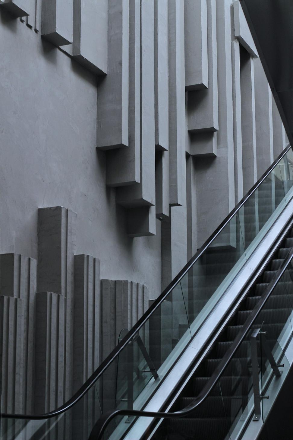 Contact Neon Flare Quarion Studio